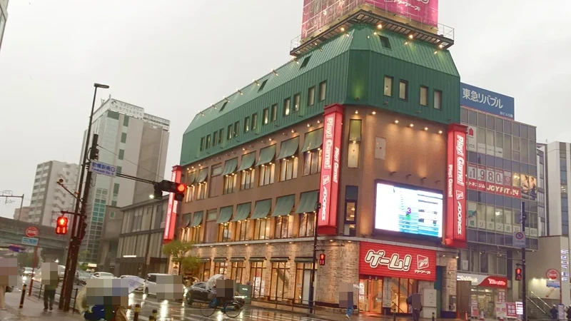 アドアーズ 船橋店の外観写真（クレーンゲーム店舗）