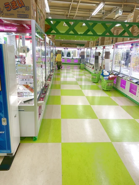 もってきーな＋香取店の店内写真（クレーンゲーム店舗）