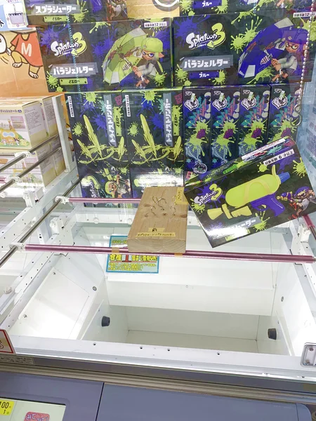 千葉鑑定団酒々井店のクレーンゲーム台の写真（クレーンゲーム店舗）