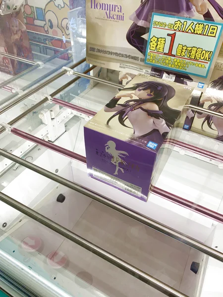 千葉鑑定団酒々井店のクレーンゲーム台の写真（クレーンゲーム店舗）