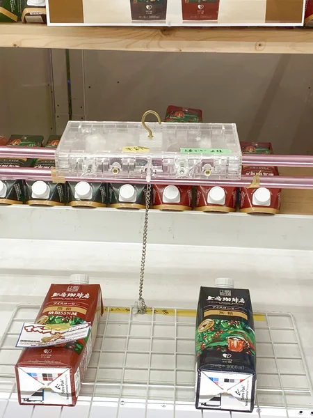 千葉鑑定団酒々井店のクレーンゲーム台の写真（クレーンゲーム店舗）